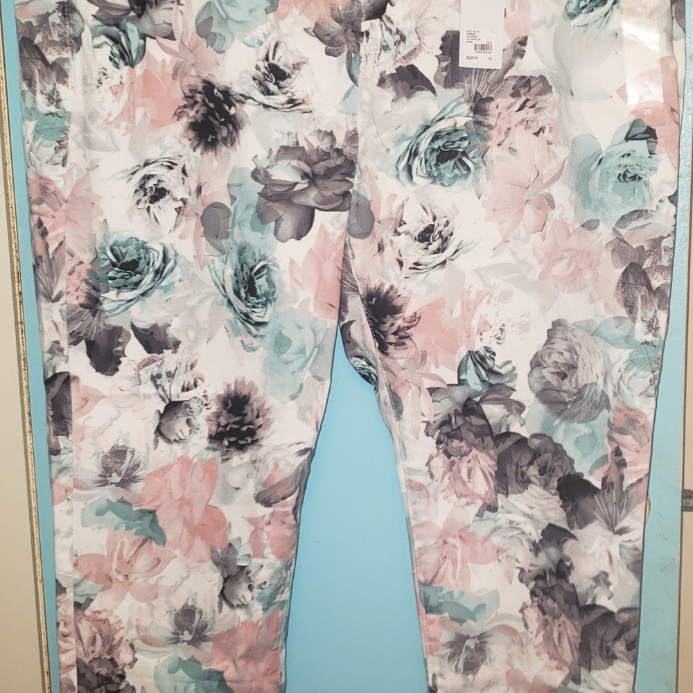 NWT LANE BRYANT SKINNY FLORAL STRETCH PANTS SIZE 20